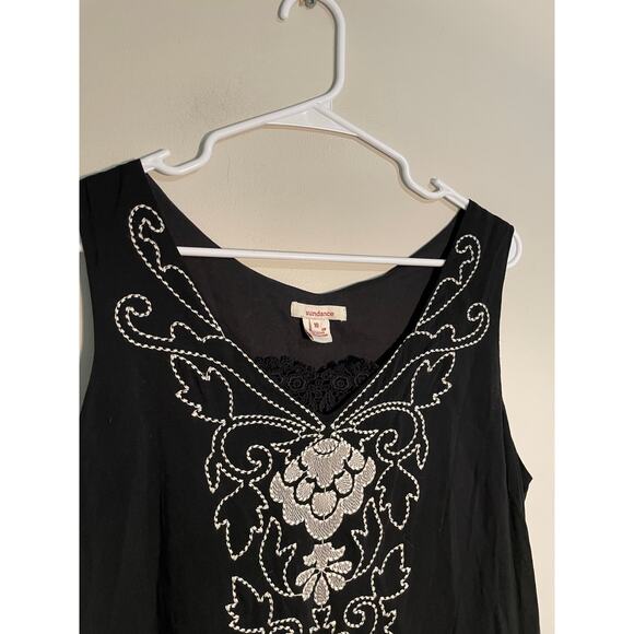 Sundance Black and‎ White Floral Embroidered Knee Length Sleevless Dress Size 10 - Picture 2 of 10